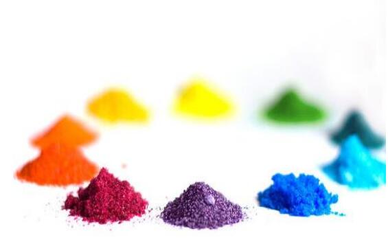 在工業制品的生產過程中，如何選擇不同環境下的彩色母粒？