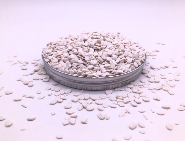 開口爽滑母粒的選用除了考慮到其優異的開口抗粘效果外還要考慮哪些？